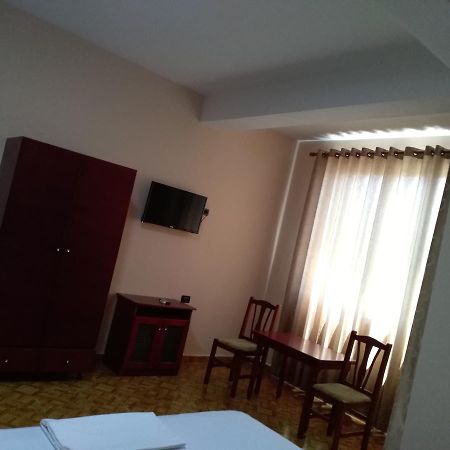 Hotel Gjeli 费里 外观 照片