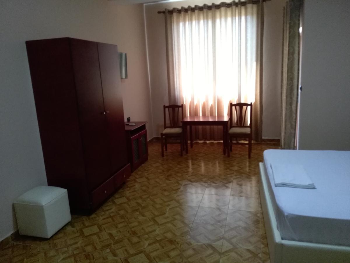 Hotel Gjeli 费里 外观 照片